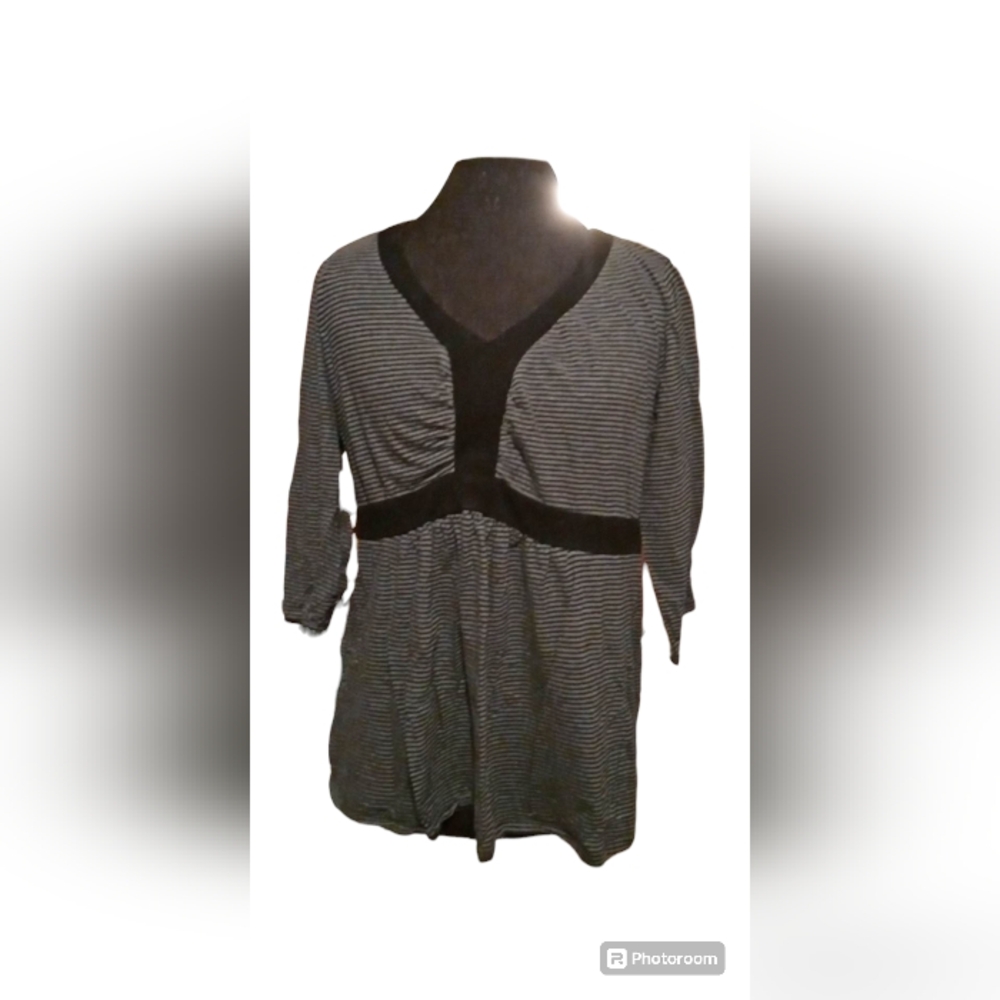 Woman's large maternity shirt